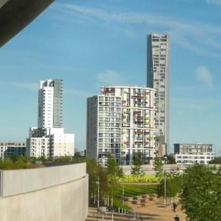 New Manhattan Loft Gardens Stratford Лондон Екстериор снимка