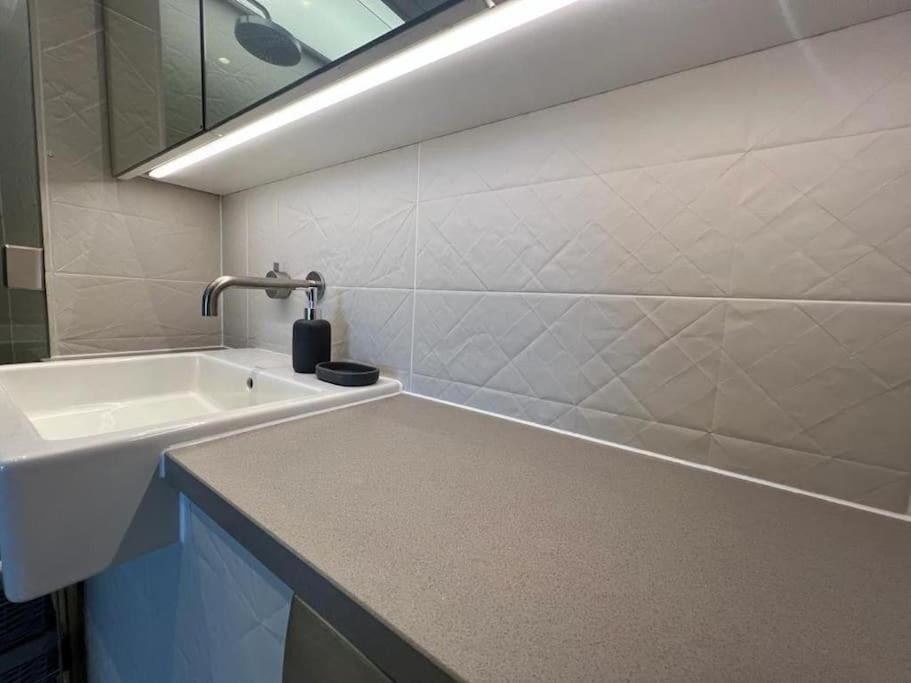 New Manhattan Loft Gardens Stratford Лондон Екстериор снимка