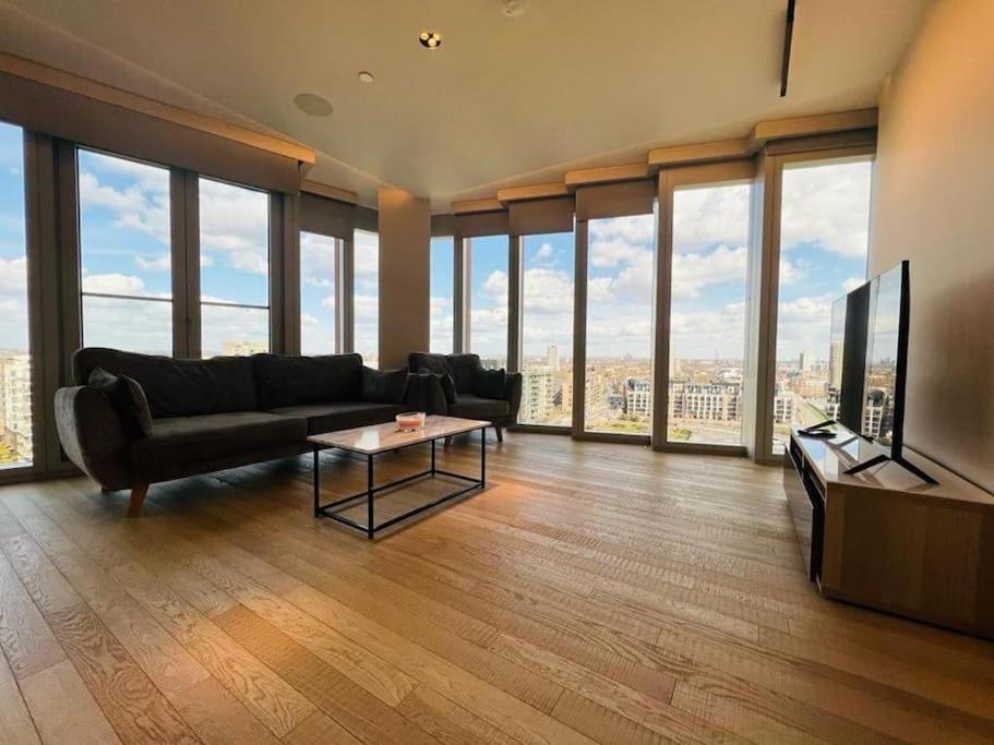 New Manhattan Loft Gardens Stratford Лондон Екстериор снимка